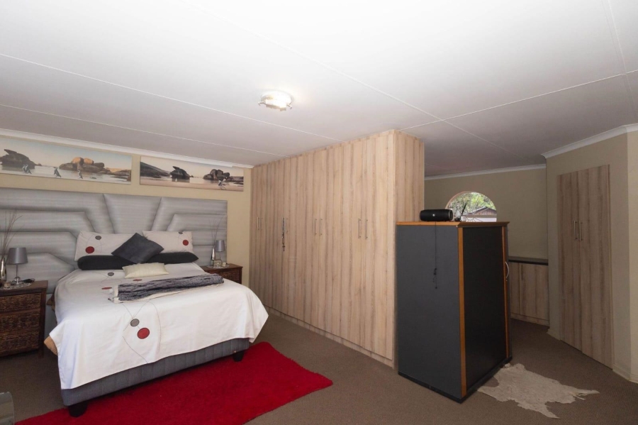 3 Bedroom Property for Sale in Pellissier Free State